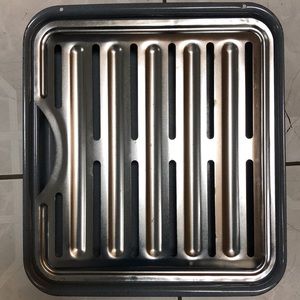 Secondhand trays use for chicken or turkey in the oven